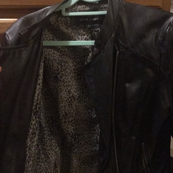 Leather jacket - Picture 2 of 6